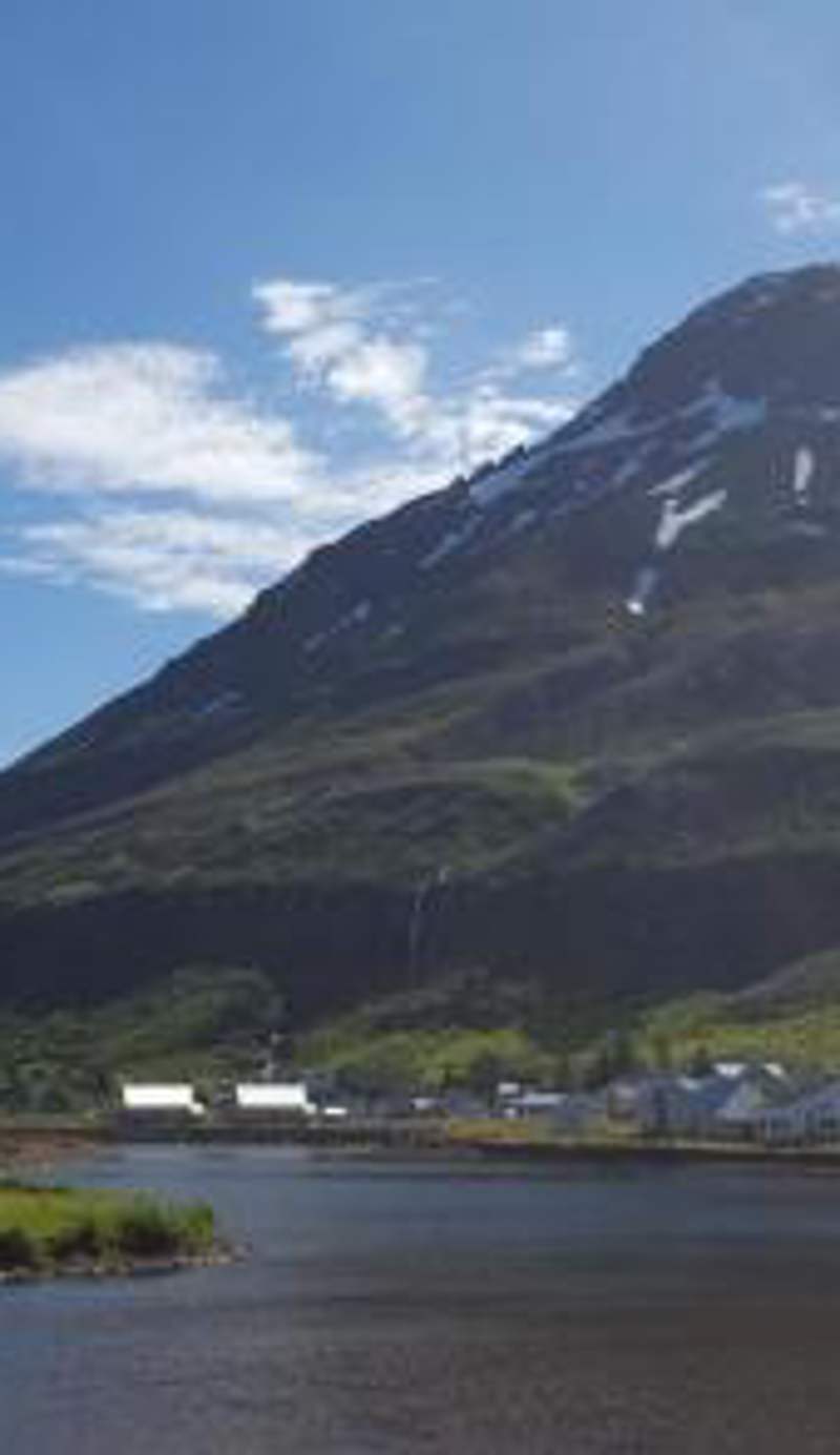 Við Lónið Guesthouse