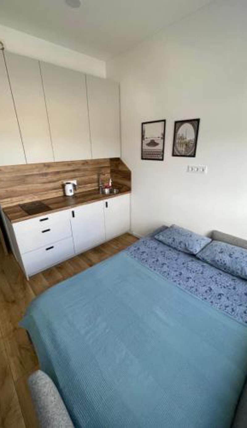 25 Airport Apartment