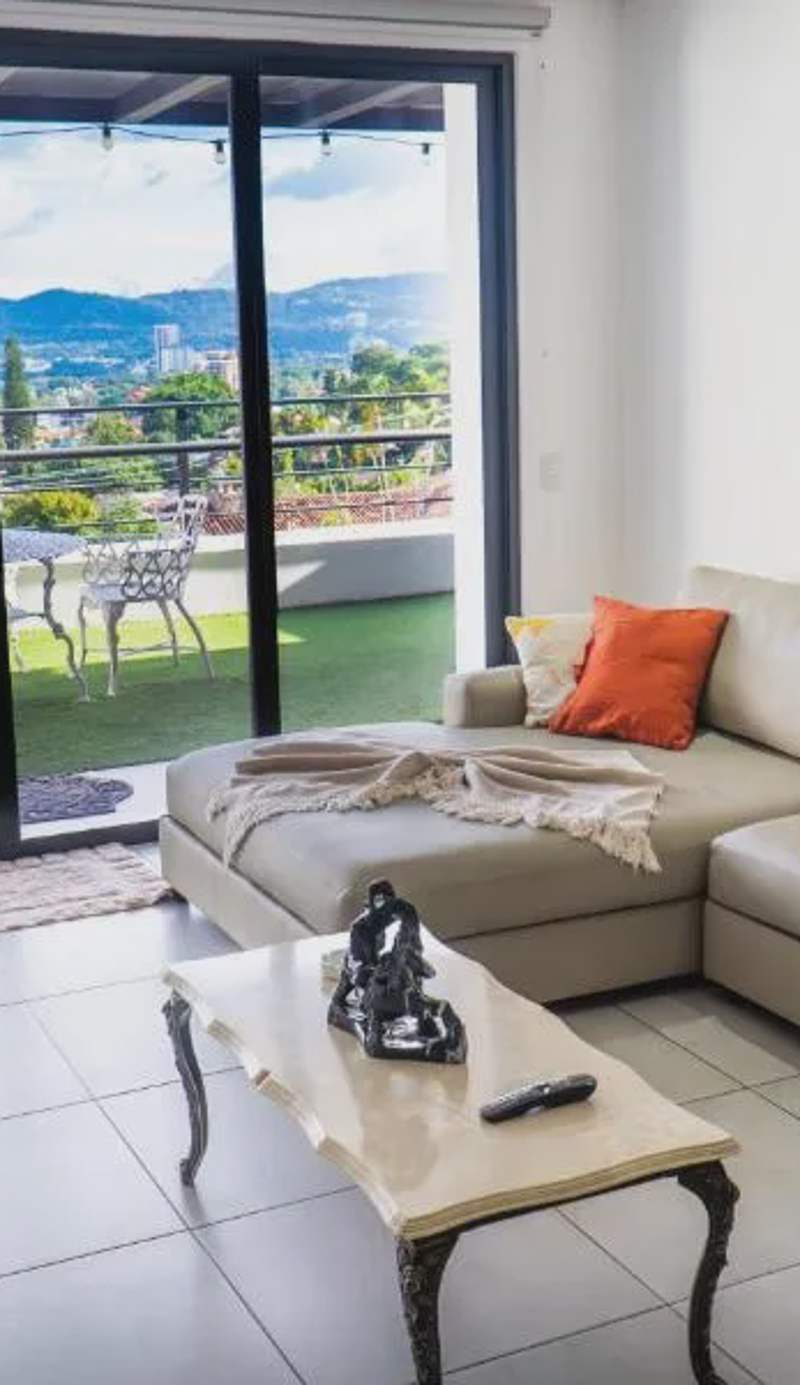 Brisa Serena Apartamento con parqueo y gran terraza en La Escalón