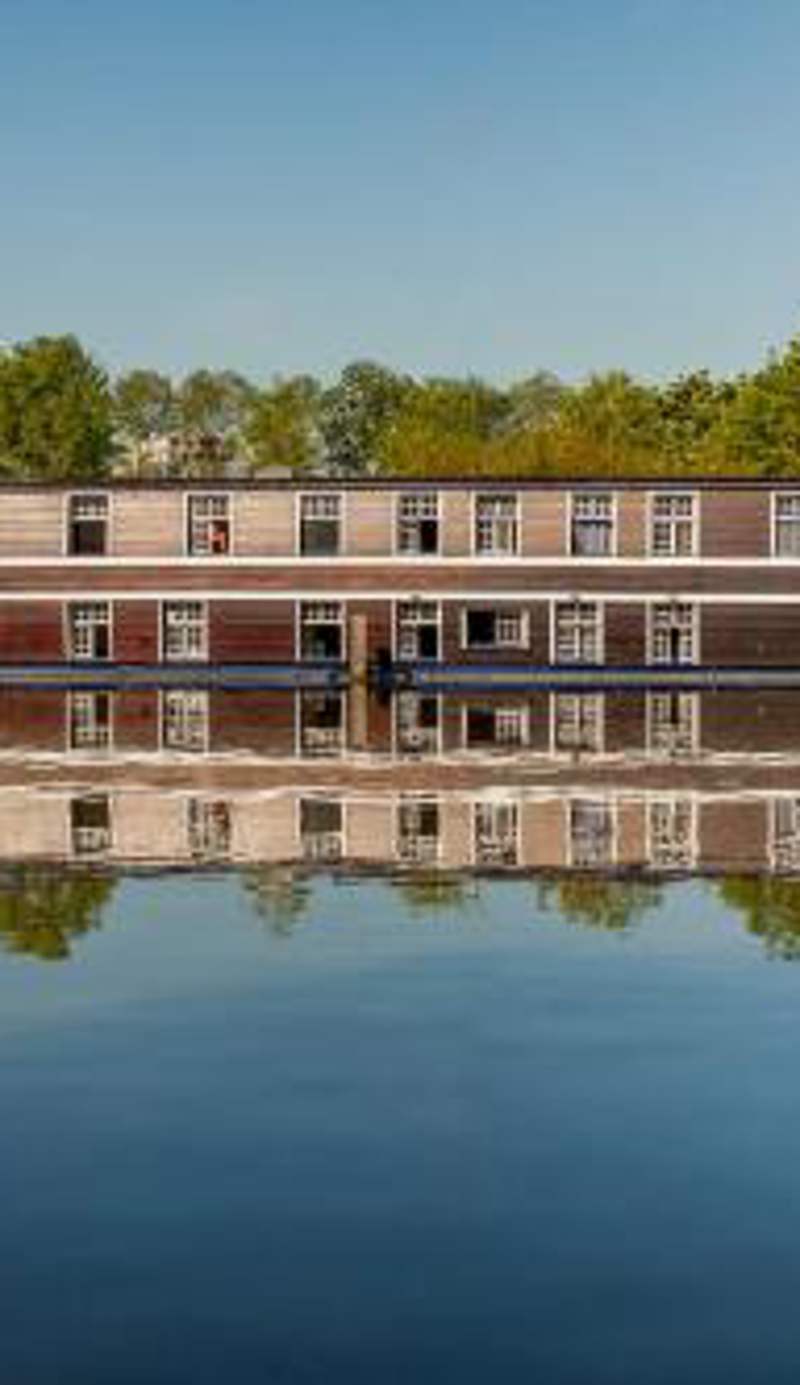 Boat Hotel De Barge