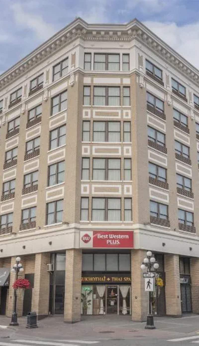 BEST WESTERN PLUS Carlton Plaza Hotel