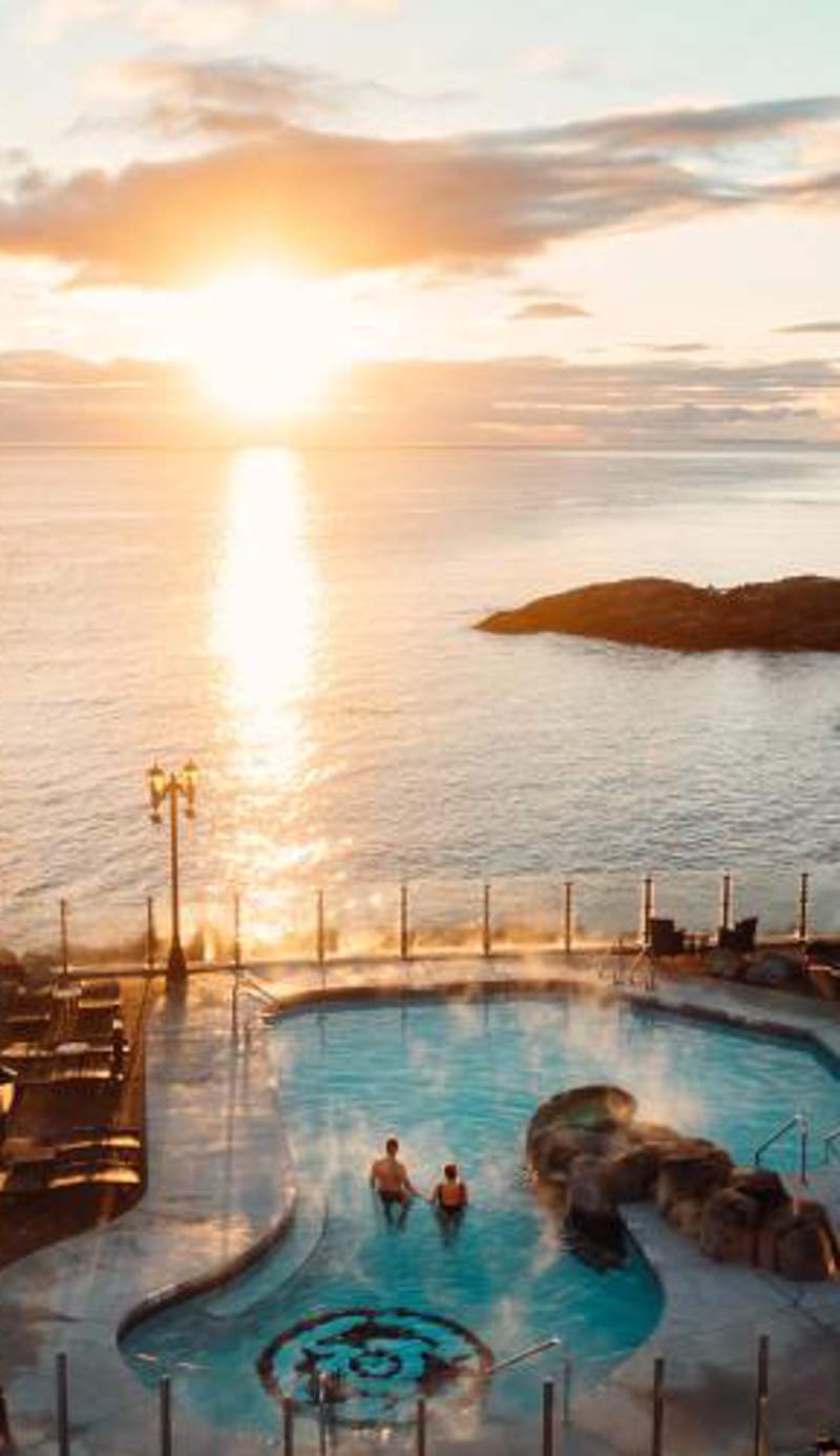 Oak Bay Beach Hotel