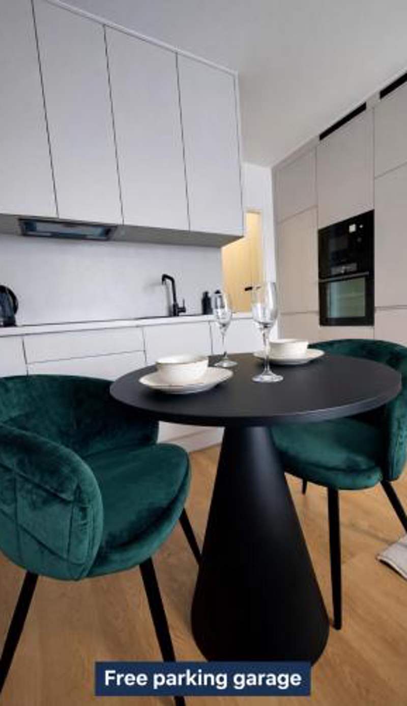 Apartman Zoku s private garage parking free