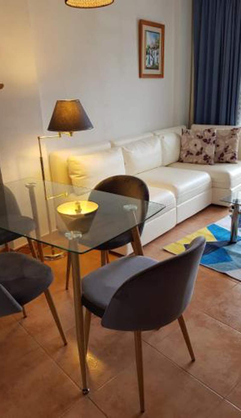 Modern, cozy studio