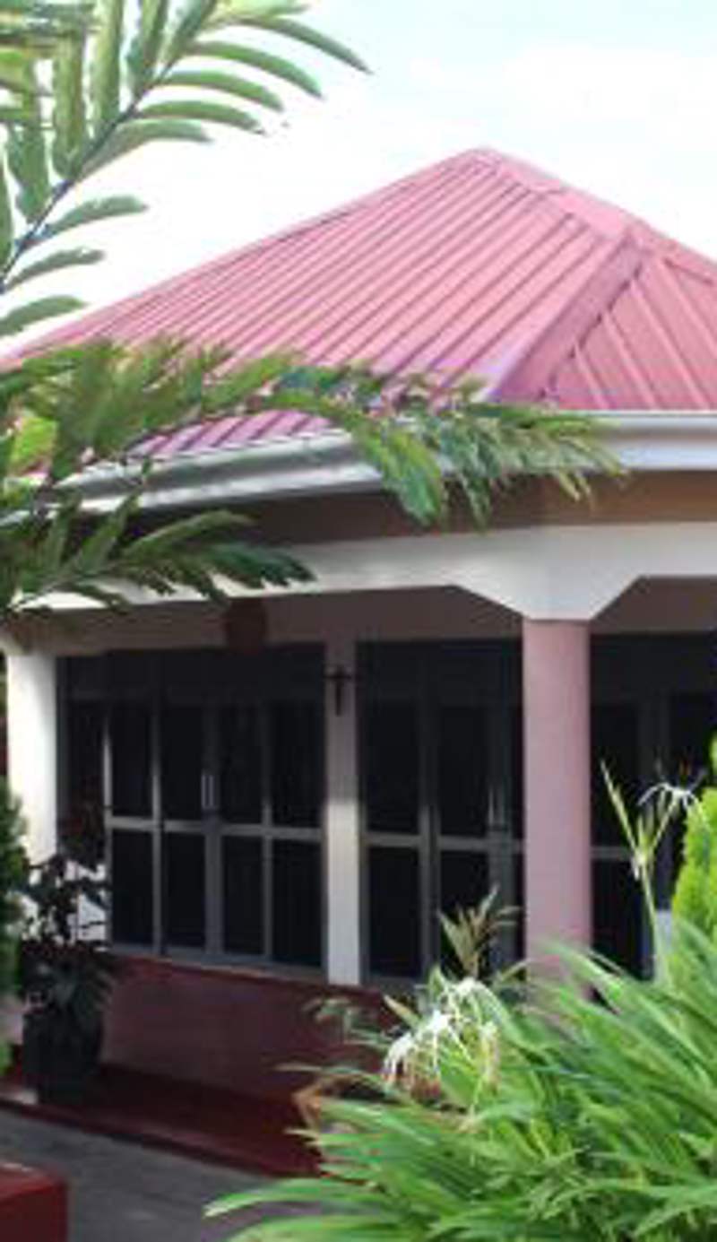 Montane Safaris Hotel