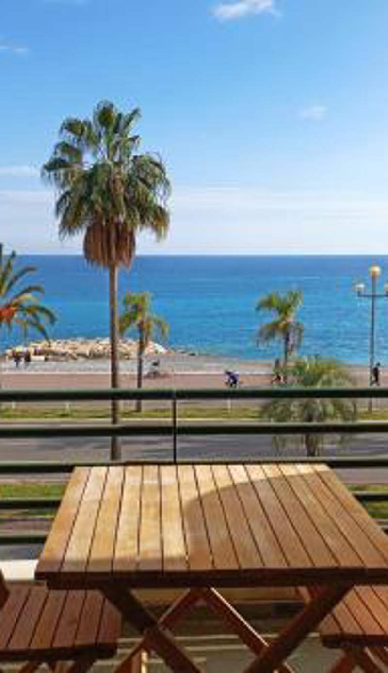 Charming T1 with terrace and sea view