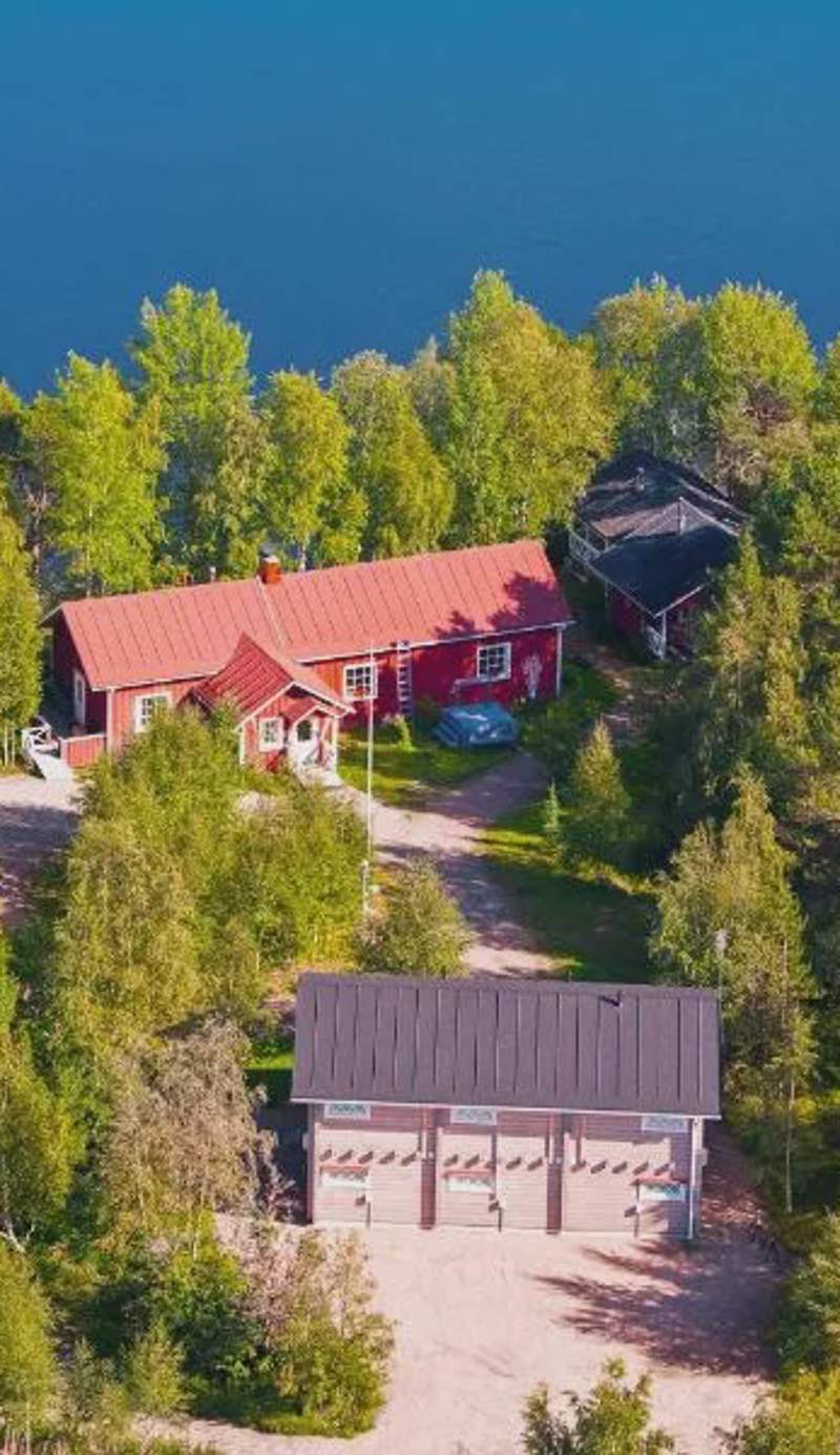 Santa's Little Village - Hotel Uitonniemi