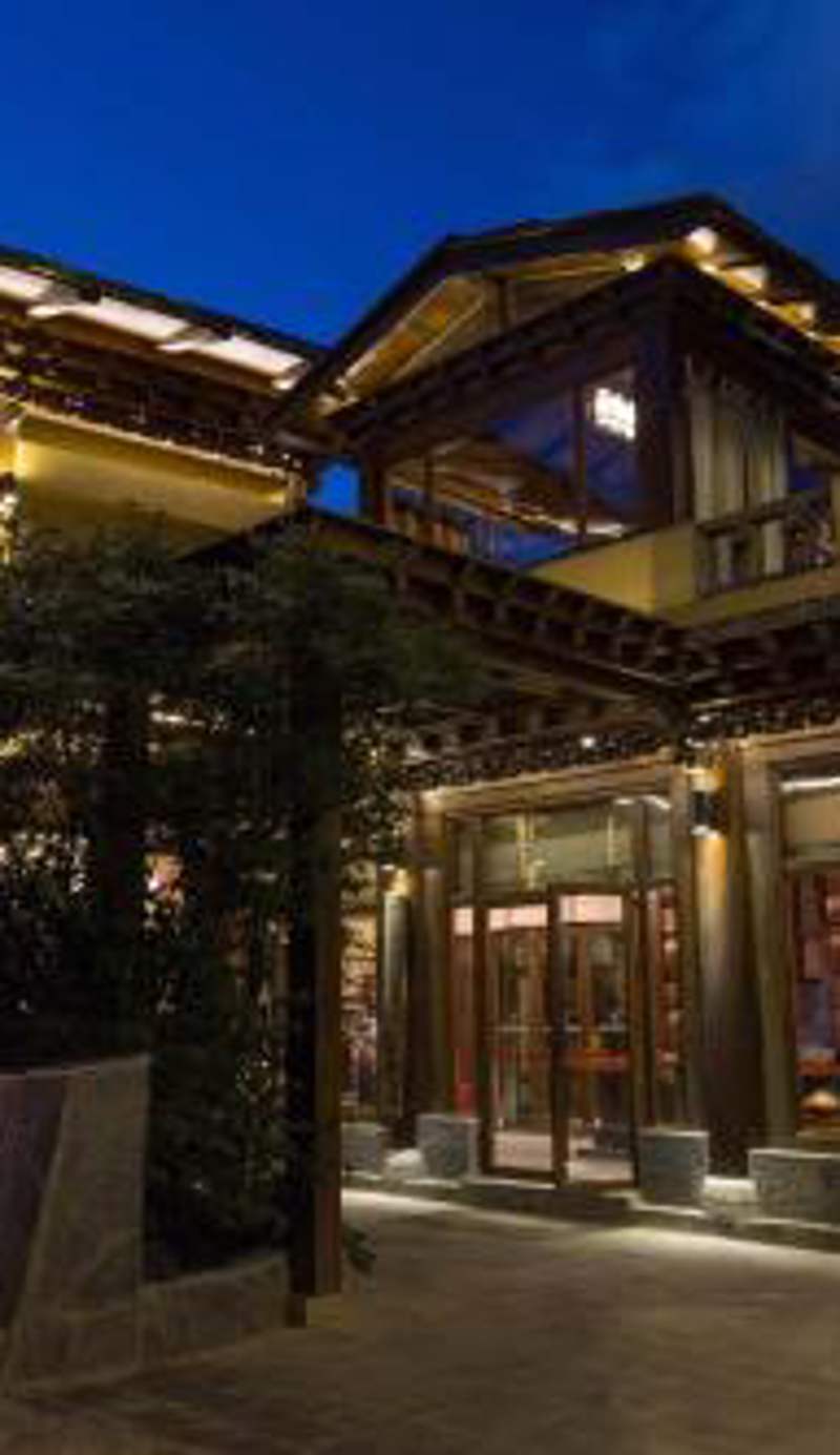 Shangri-La Moon Tibetan Boutique Hotel