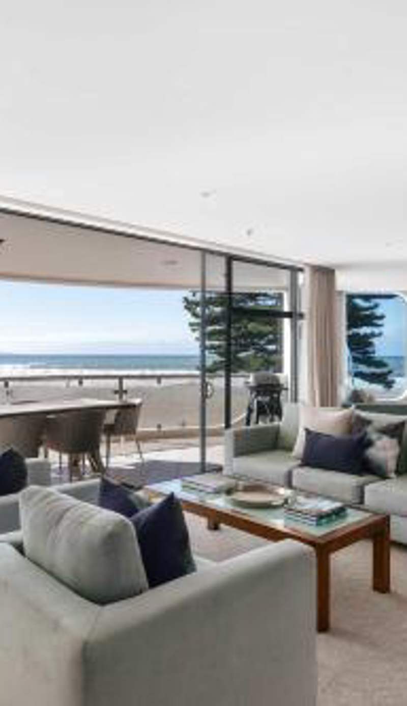 Stylish Mt Pad Epic Views Walk to Beach & Eats