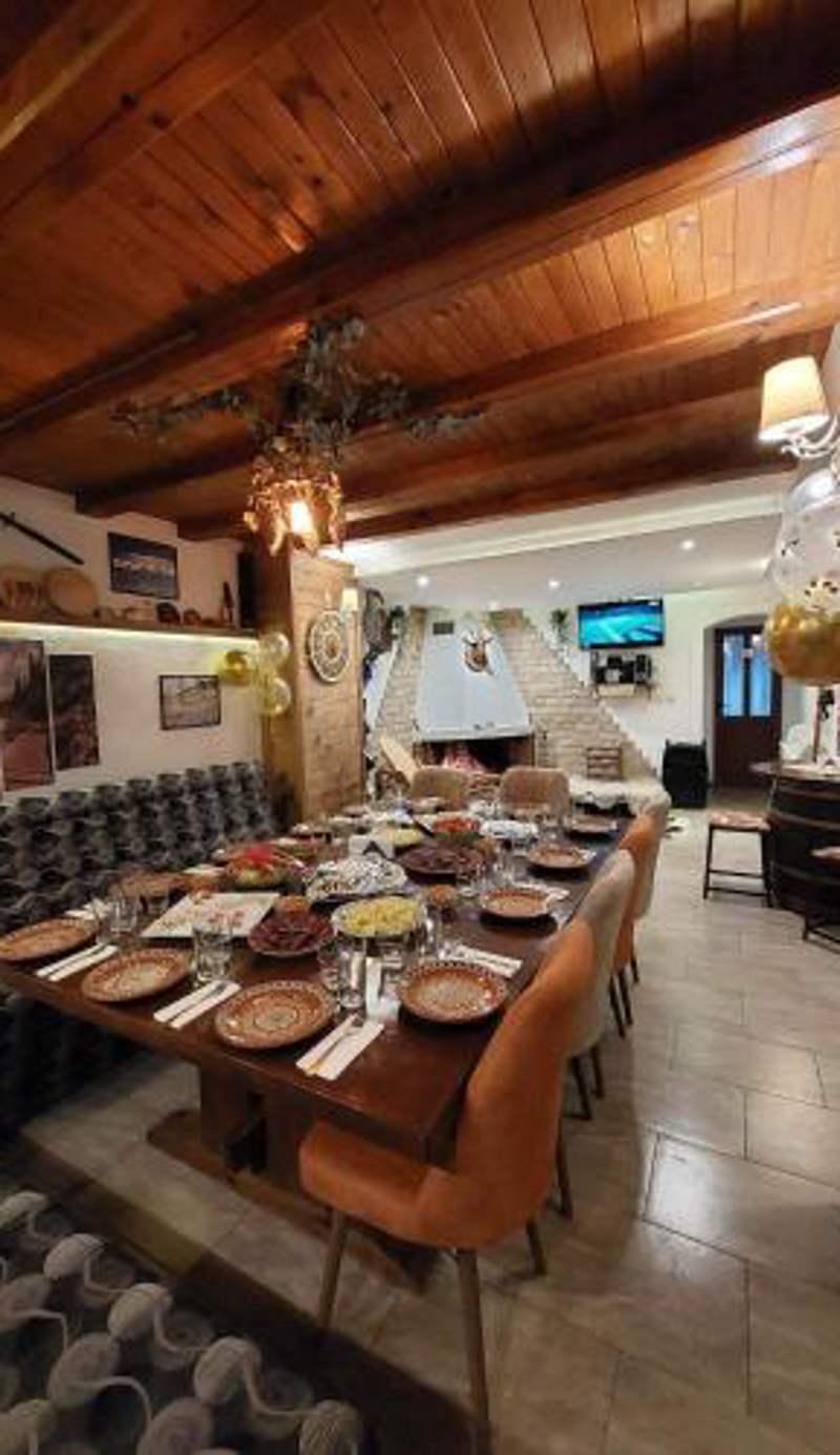 NIKI HOUSE