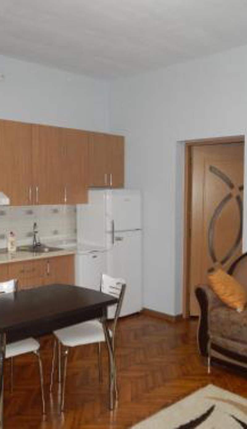 Apartament la casa (2 camere)