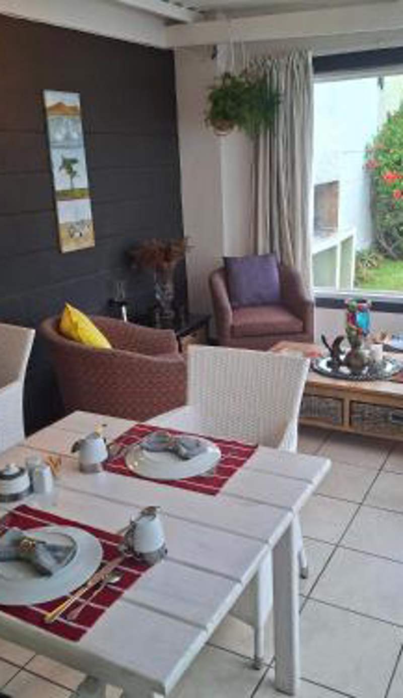Pebble Stone House Bed & Breakfast