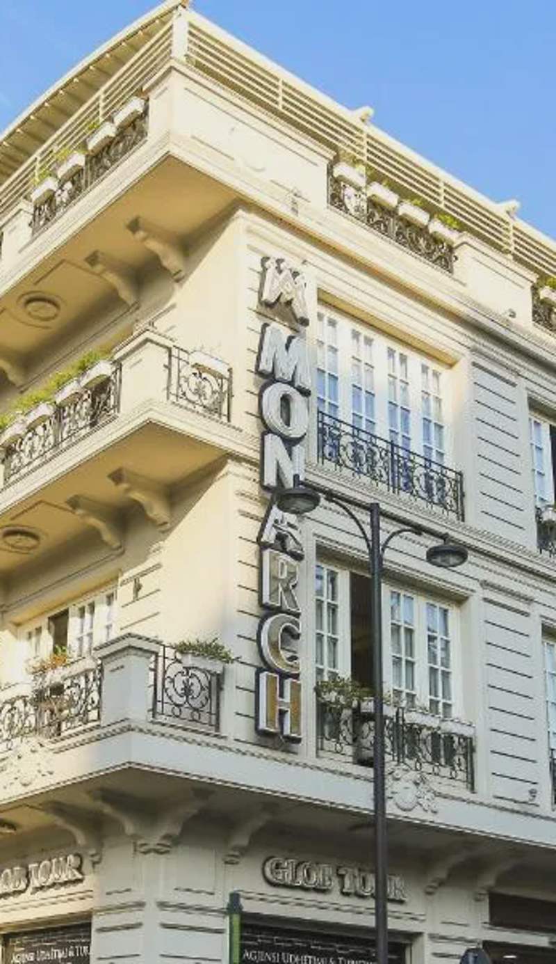 Hotel Monarch