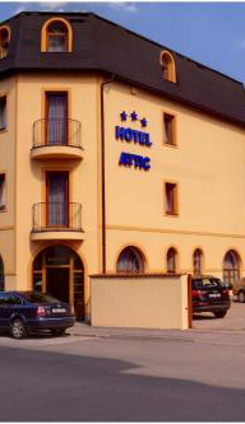 Attic Hotel