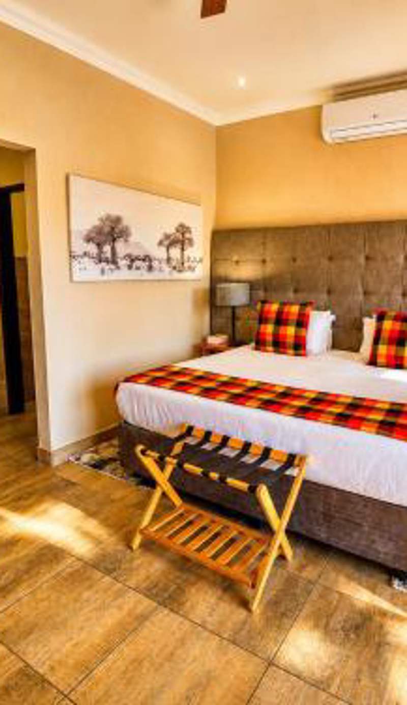 Tembo Guest Lodge