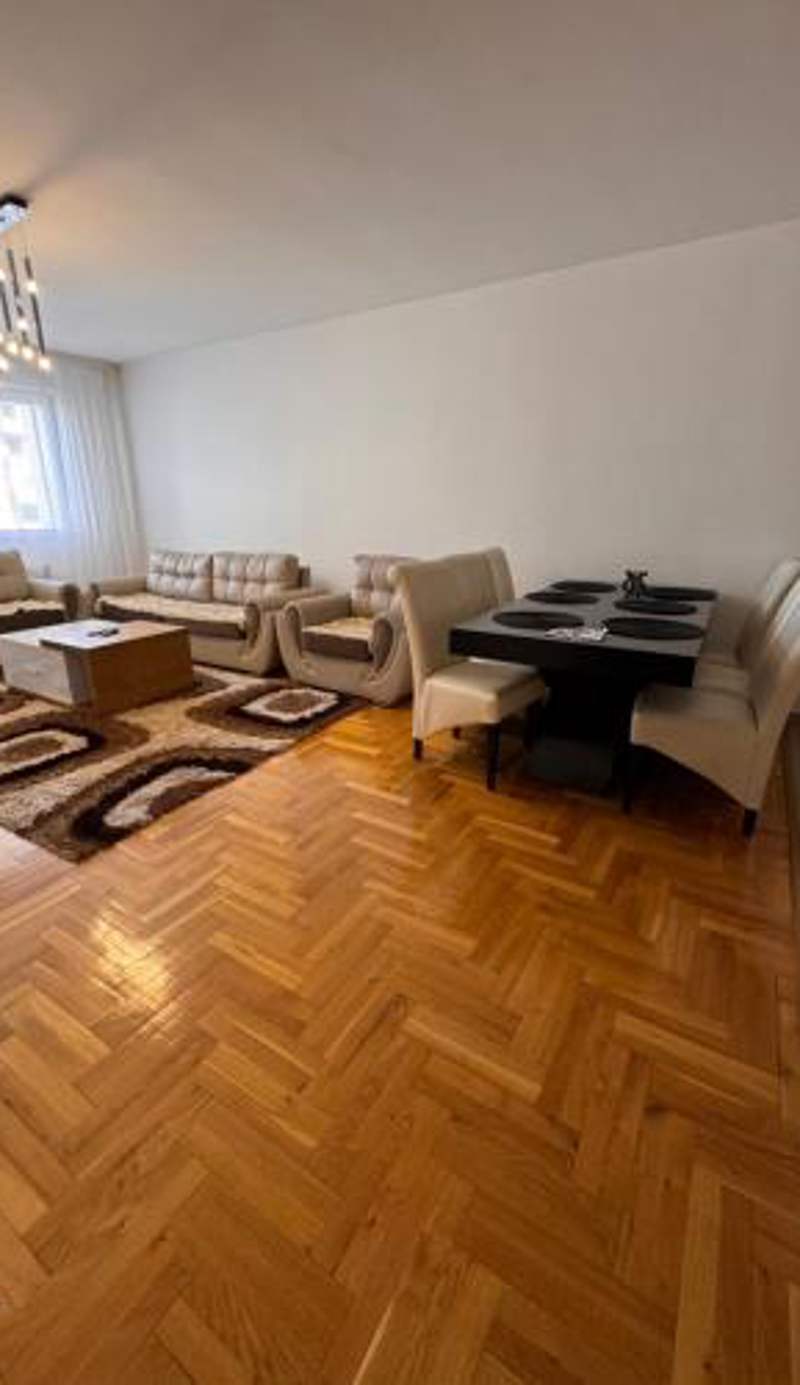 Big spacious apartment in Pej center with WI-FI