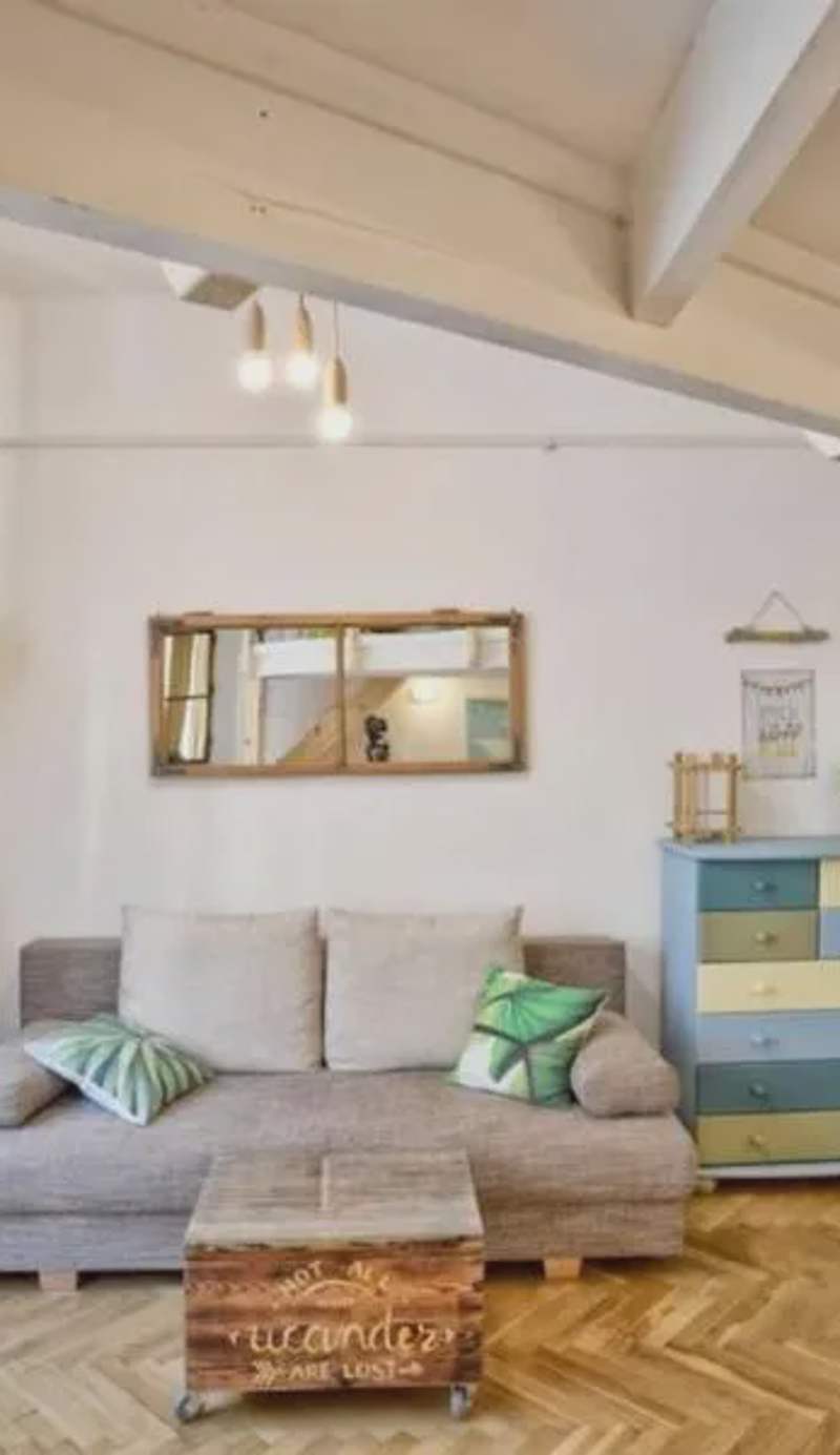 Charming Studio with Bistro Kitchen