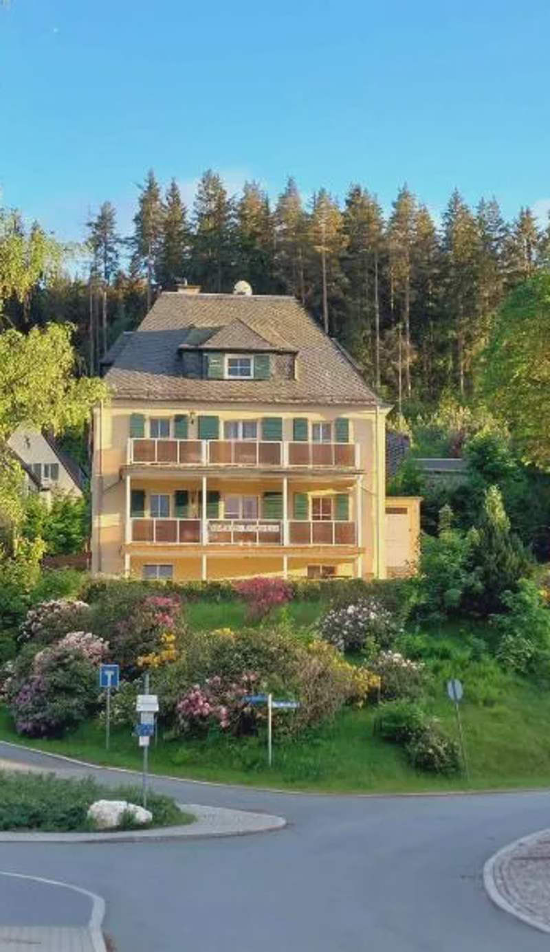 Ferienwohnungen Villa Goldbrunnen