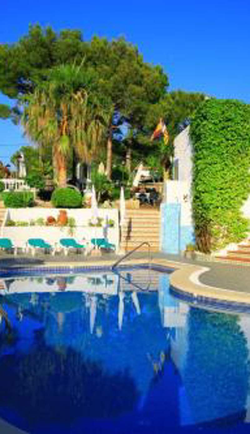 Villa Columbus Rooms and Restaurant