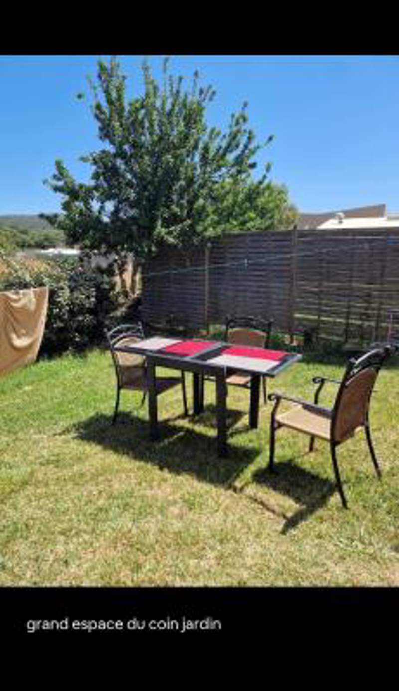 Rez de villa avec jardin