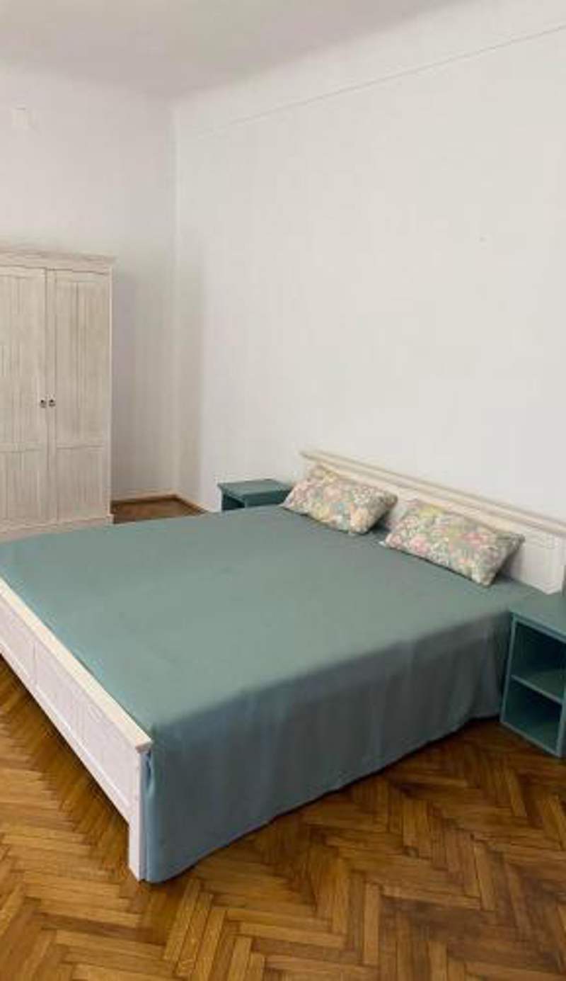 Apartament istoric ultracentral - free parking
