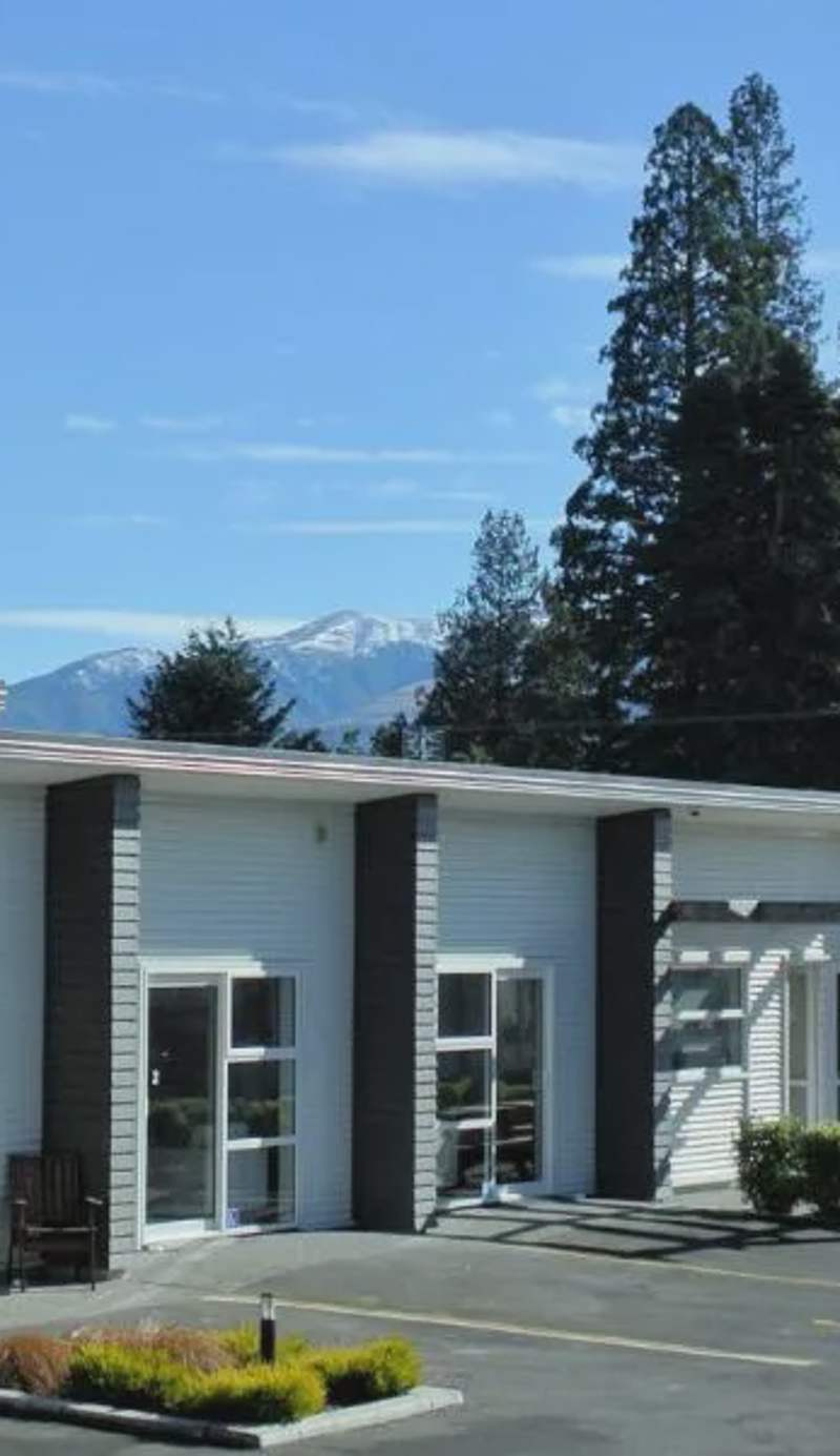 Oxford Village Motels