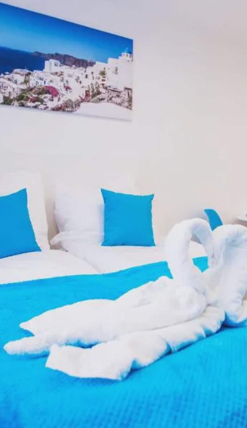 Adonis Apartments