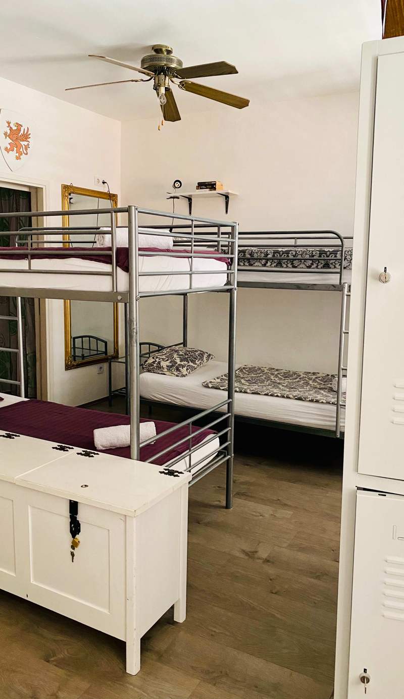 Kings Landing Hostel Old Town