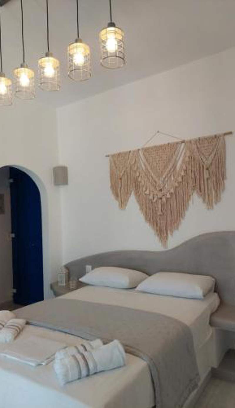 Anemelia Hotel Adamas