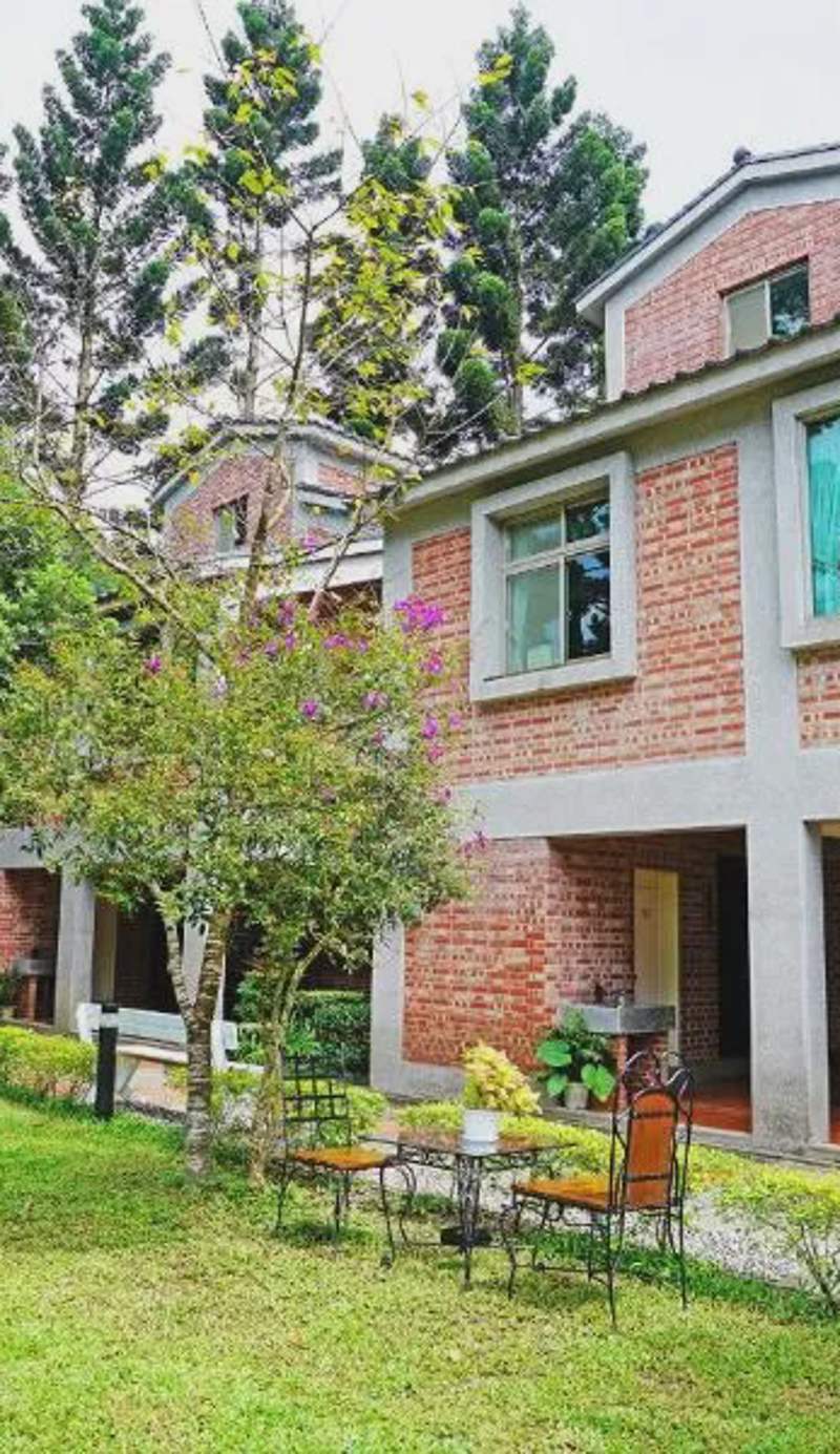 Red Brick Villas