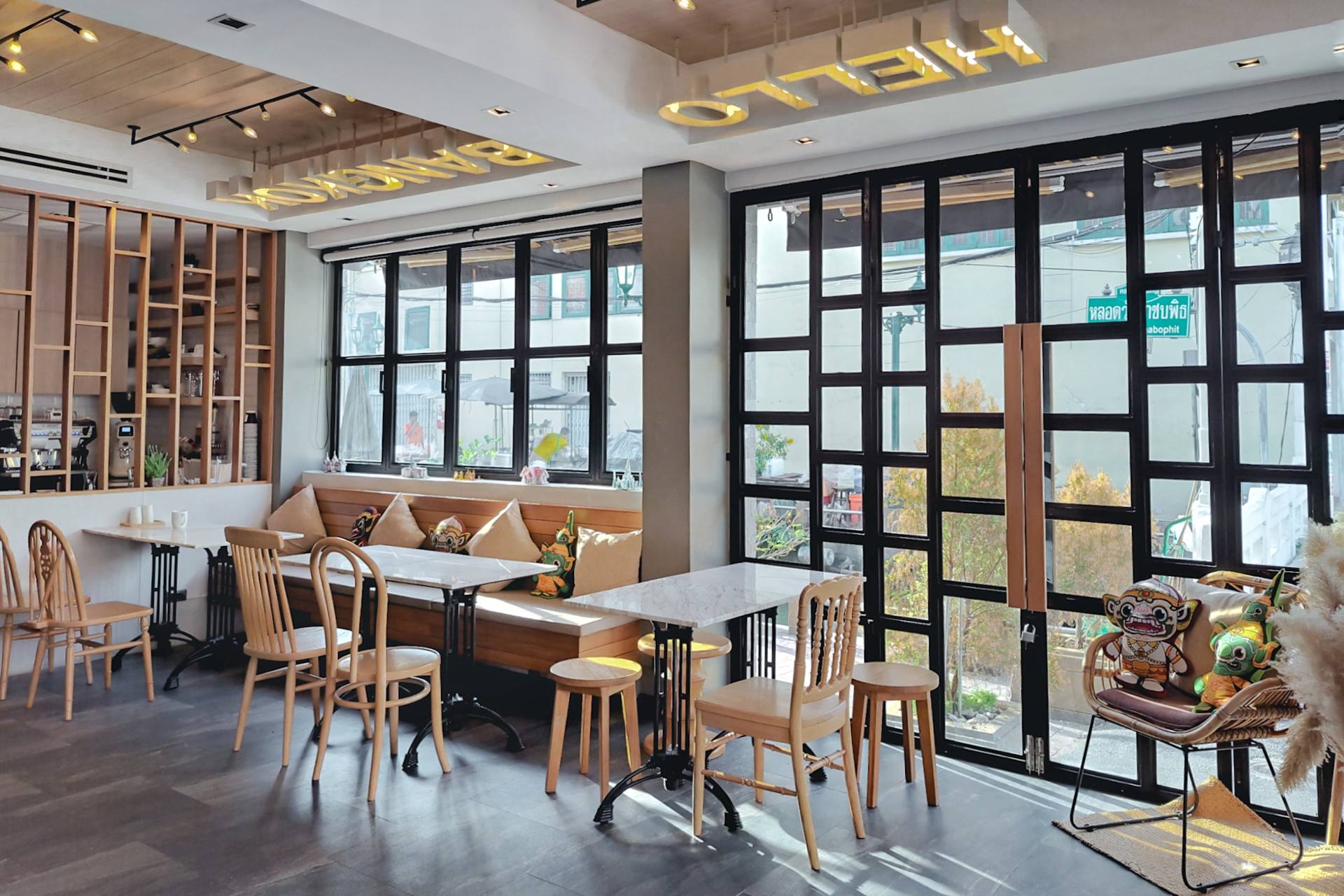 YakThai Poshtel