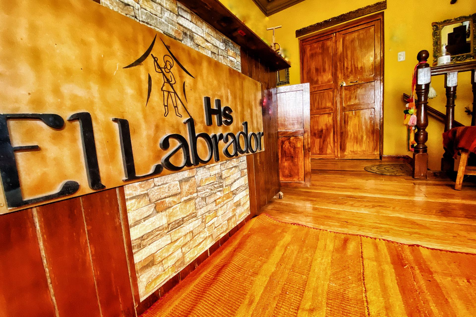 El Labrador Hostal
