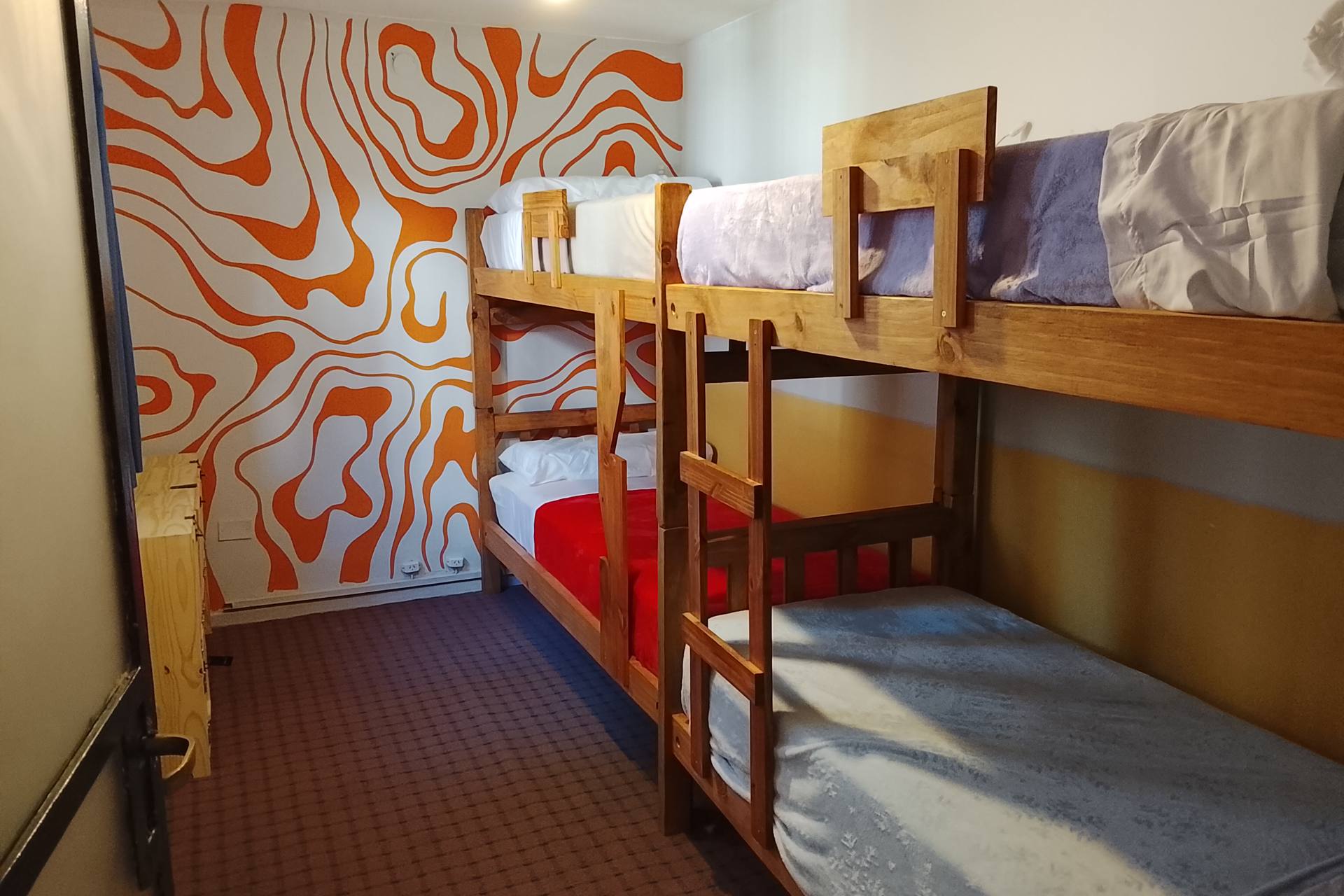 Pulkay Hostel Folk