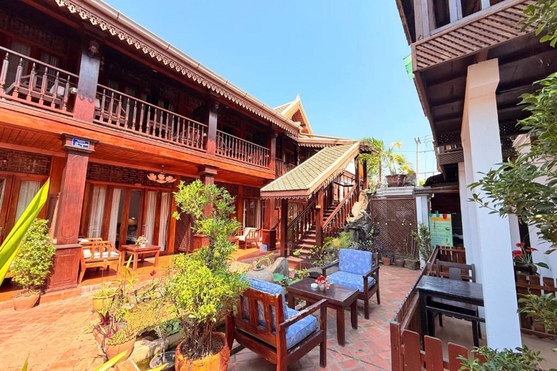 Villa Chaluenxay Boutique hotel & Travel