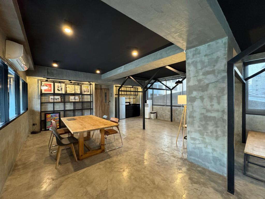 Fellows House photo 2