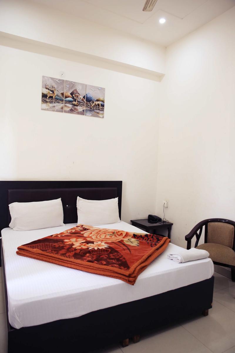 Hotel Satya photo 2