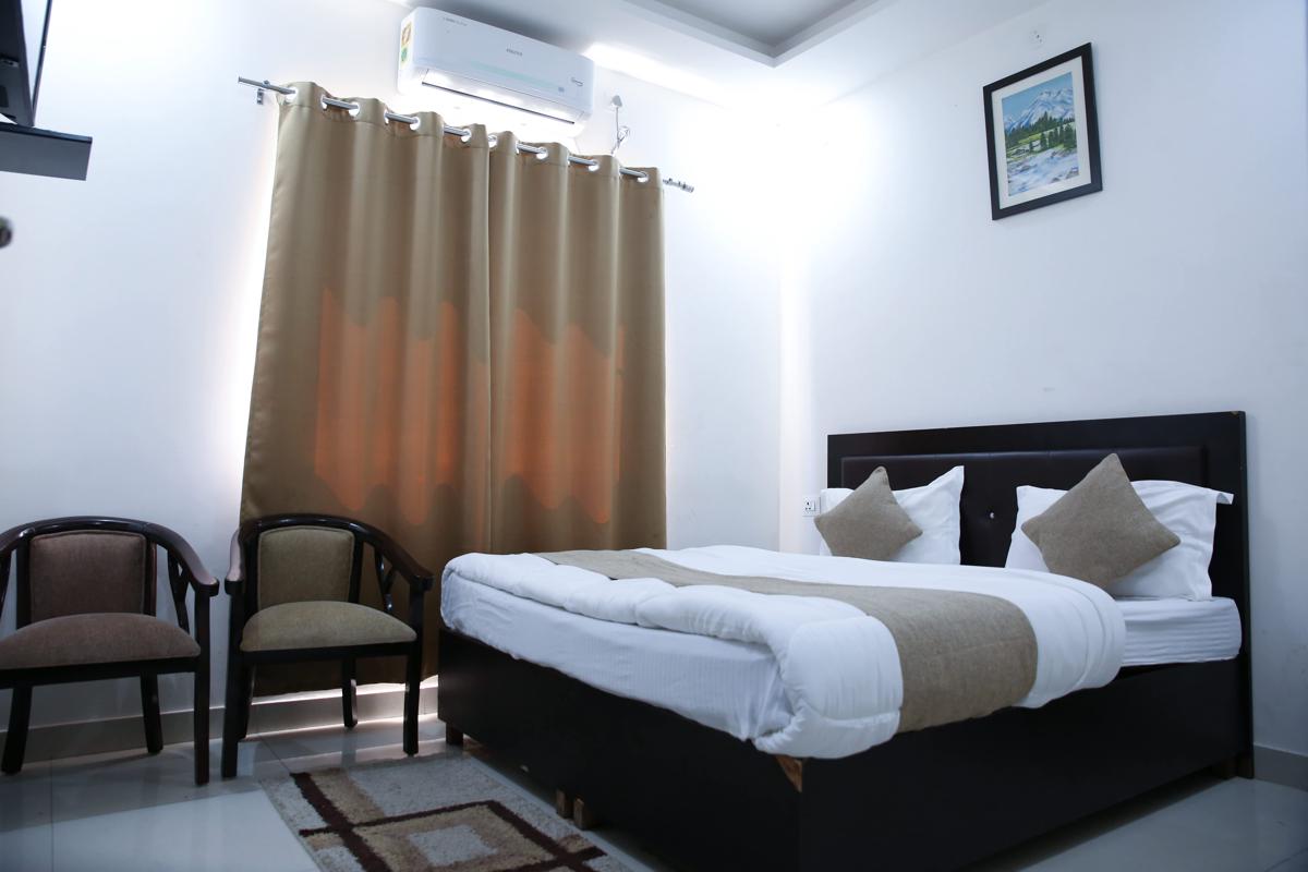 Hotel Satya photo 4