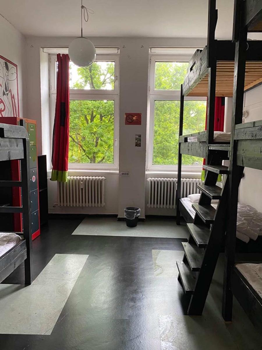 Instant Sleep Backpacker Hostel photo 4