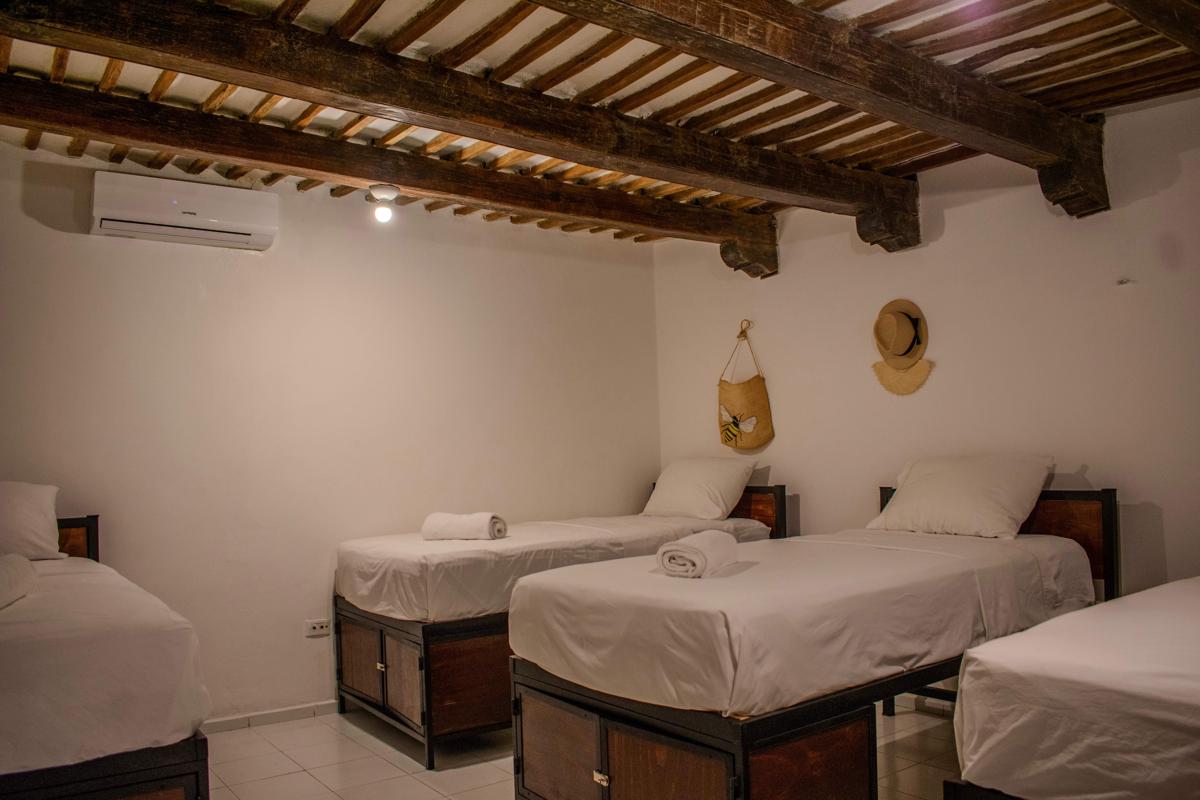 Hostal 66 photo 3