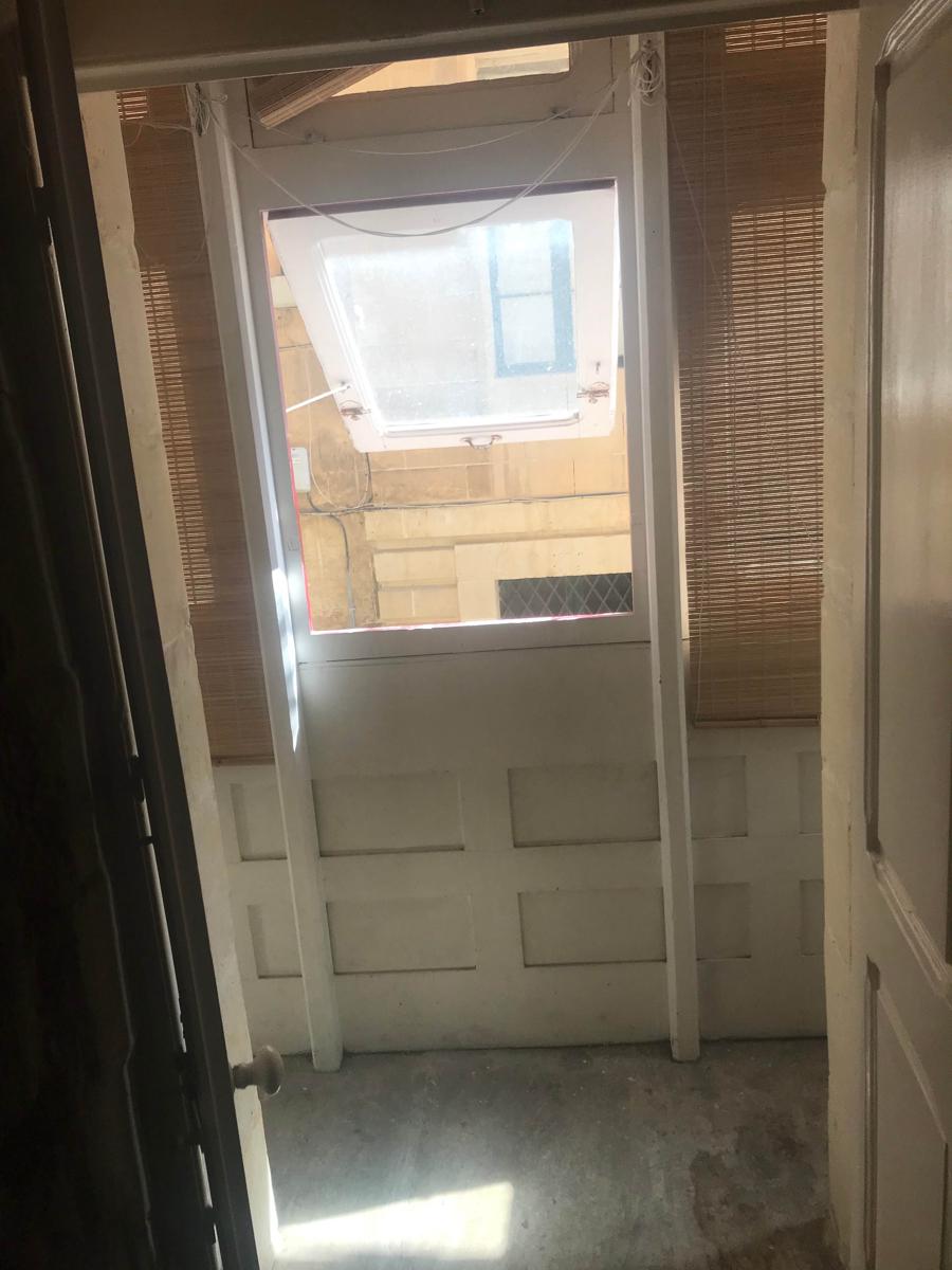 Bed in Valletta photo 3