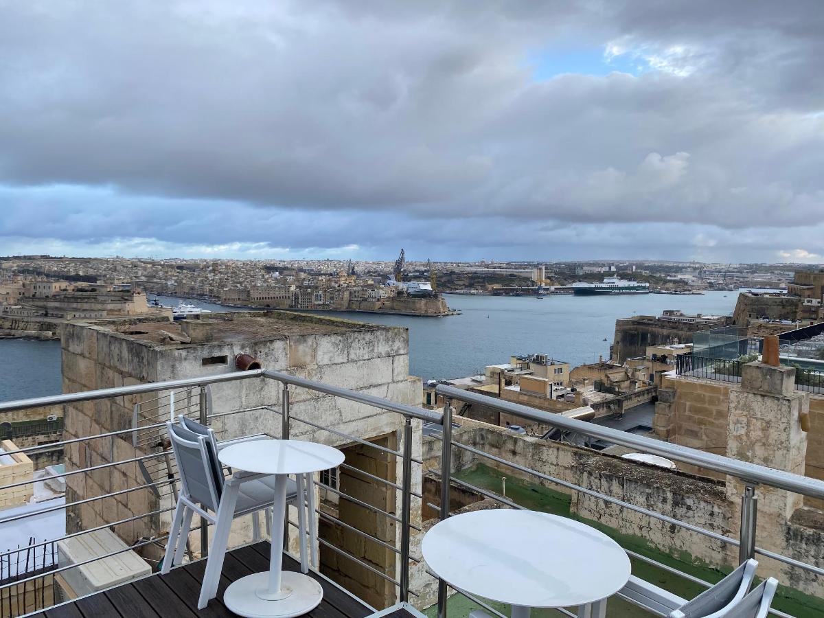 Bed in Valletta photo 6
