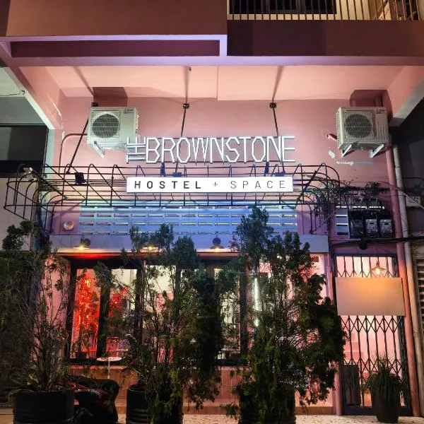 The Brownstone Hostel & Space photo 5