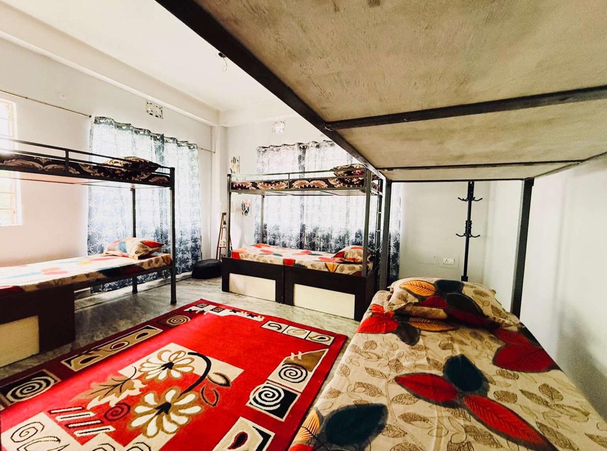 Backpackers Bunkhouse Siliguri photo 3