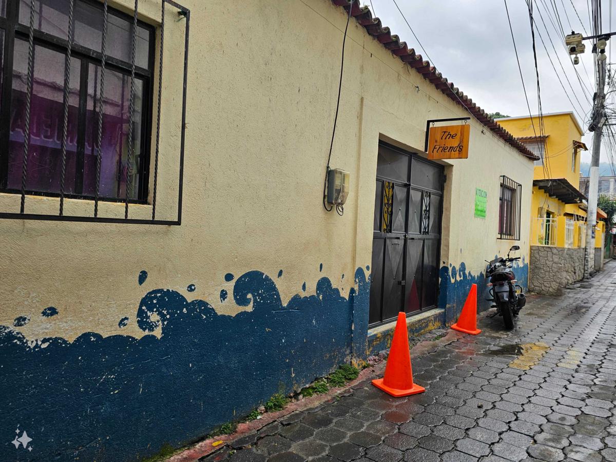 Hostal The Friends photo 2