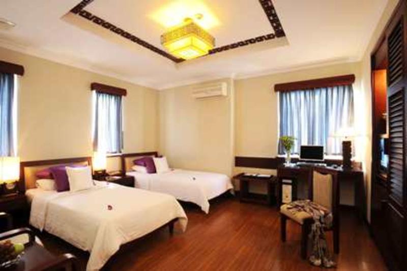 Orchid Hotel photo 1