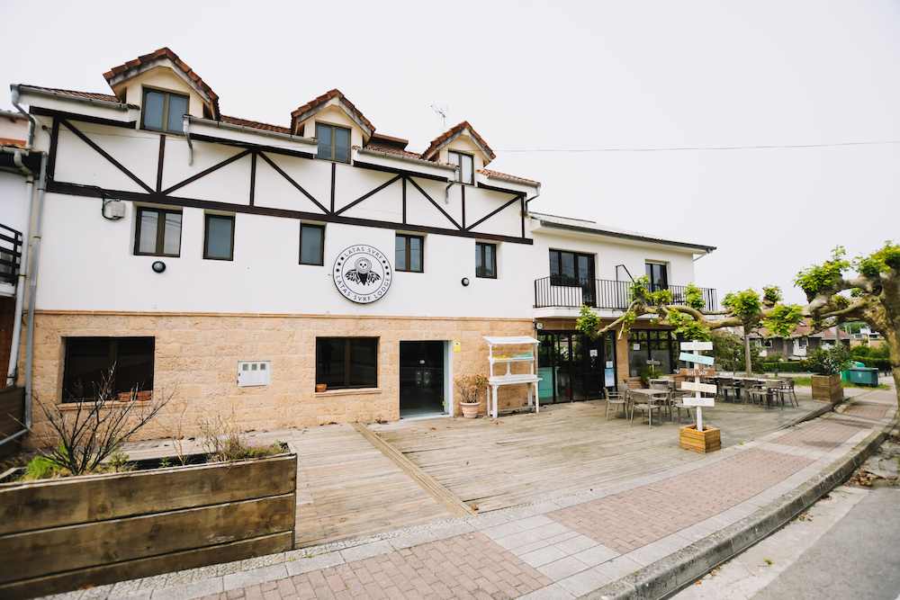 Latas Surf Lodge photo 2