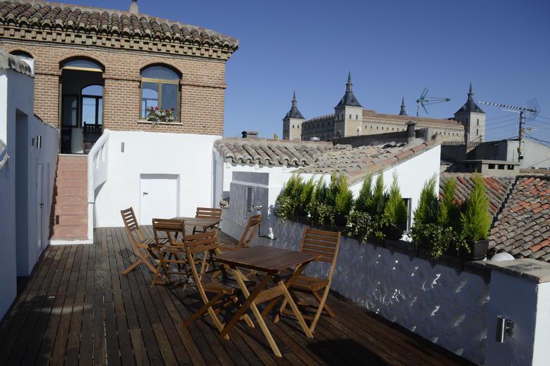 Oasis Backpackers' Toledo photo 1