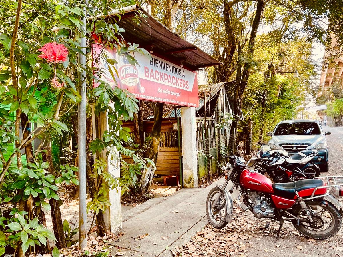 Hotel Backpackers Rio Dulce photo 2