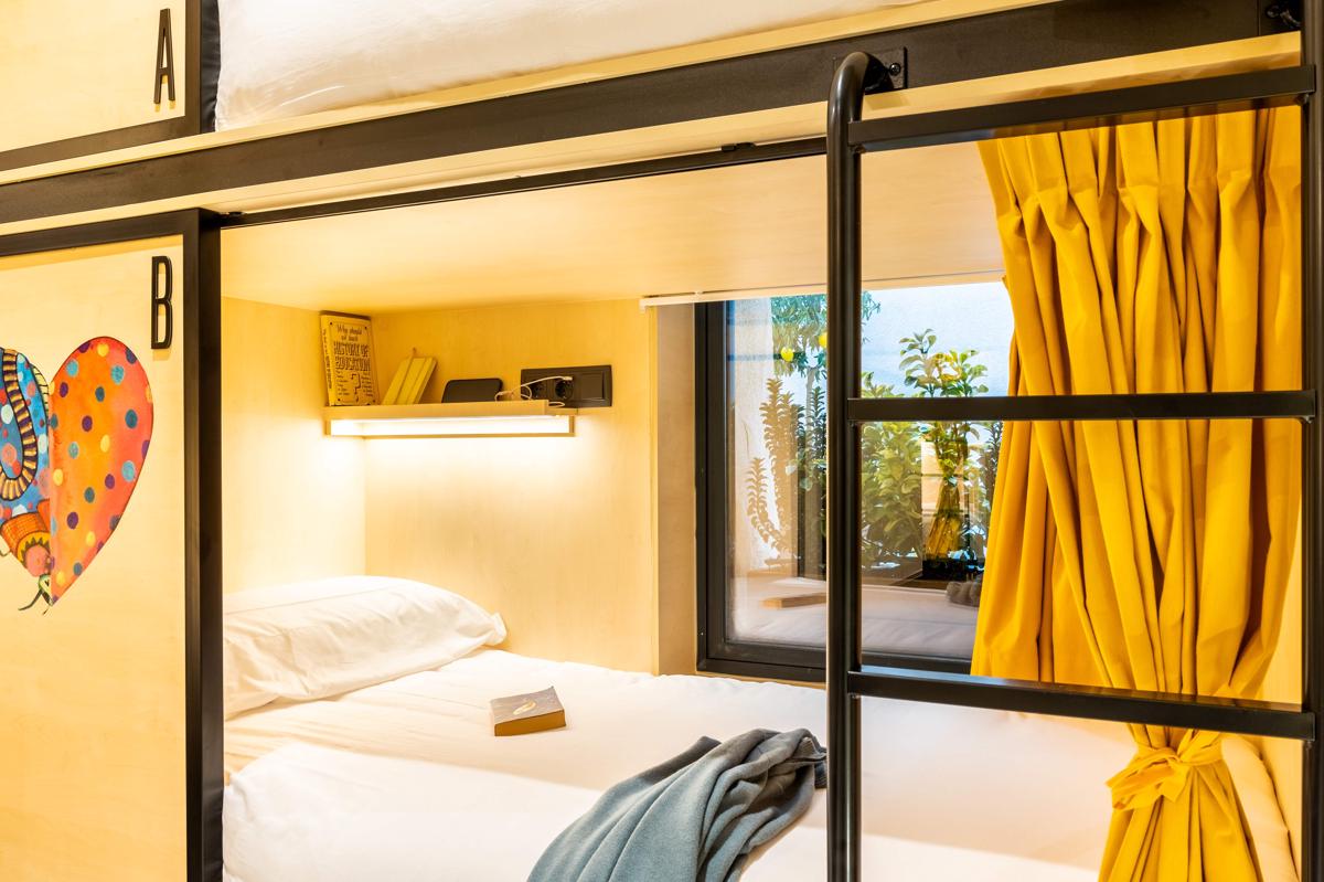 Petit Hostel Palacio Real photo 4