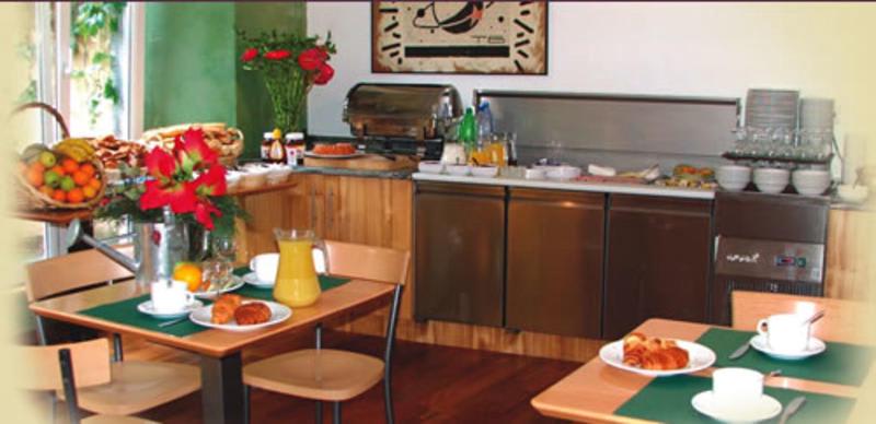 Hotel Le Grillon photo 1